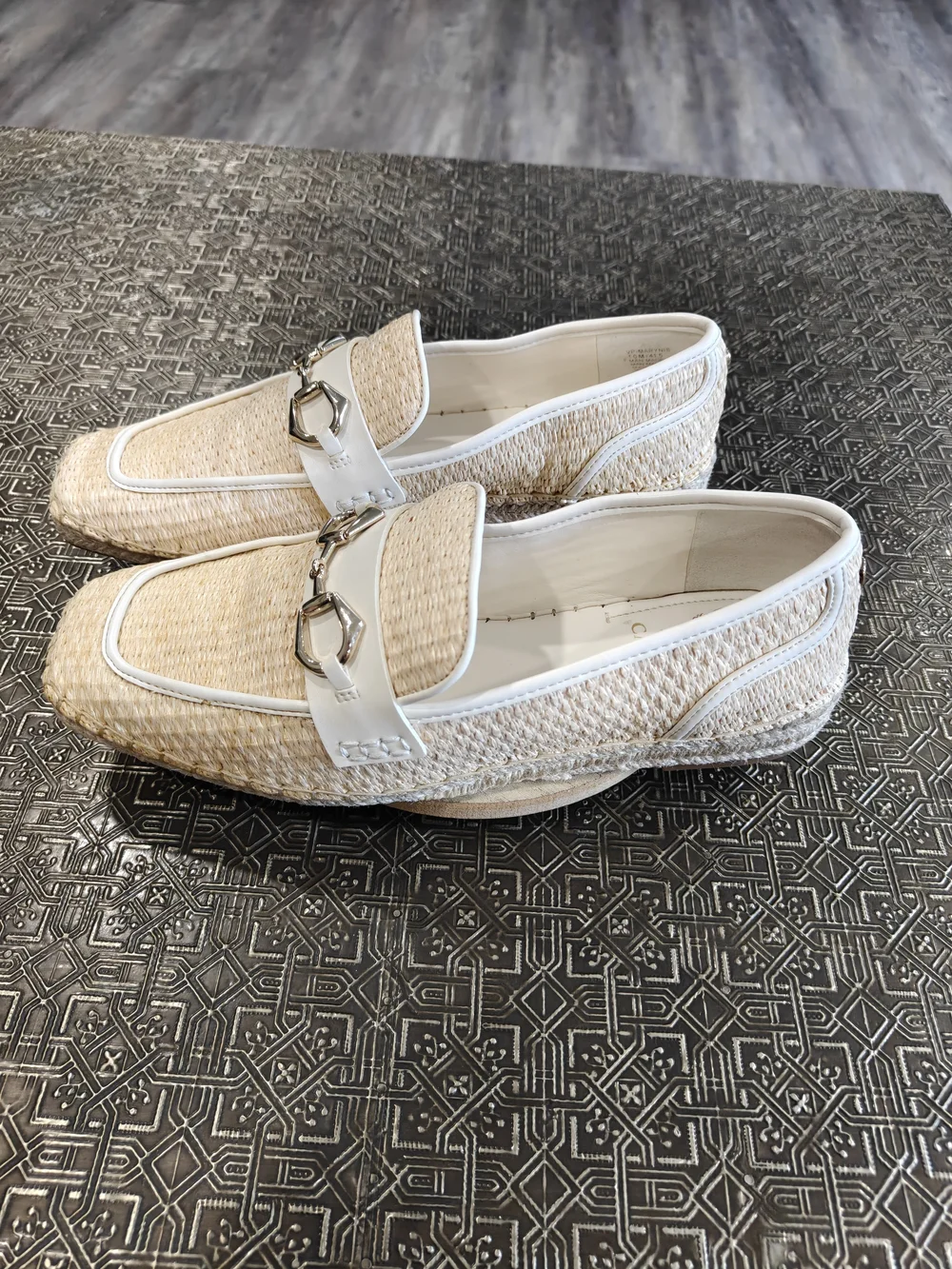 Vince Camuto Marynis Woven Loafers Great shape size 10